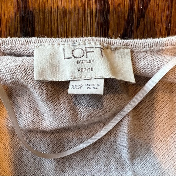 LOFT | Light Pinkish Cream‎ Loft Cardigan | Size XXSP | Excellent Condition - Picture 4 of 5